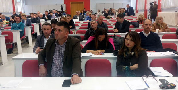 Спорна болница и друштвене мреже: Последње заседање шабачке скупштине у овом сазиву обележиле полемике ЗЗС и СНС